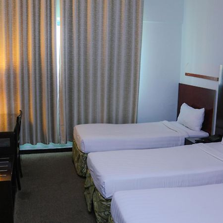 Boonmax Hotel Dubai Exterior foto